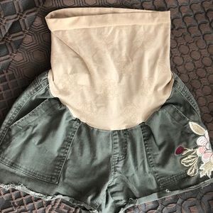 Maternity shorts